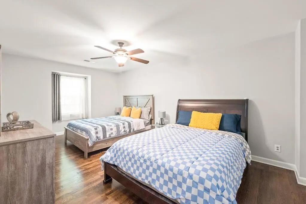 Spotless 4Br Near Clt Uptown, Fast Wi-Fi Apartment Charlotte 0*,